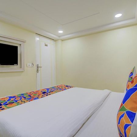 Hotel Kaushal Palace Нью-Дели Экстерьер фото
