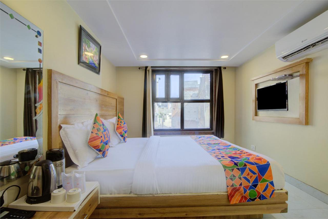 Hotel Kaushal Palace Нью-Дели Экстерьер фото